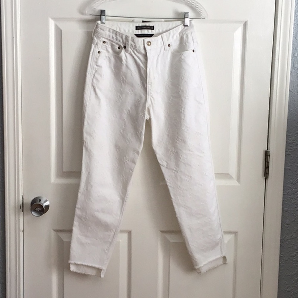 🛍️🛍️ Abercrombie and Fitch🛍️🛍️.     Denim Jeans